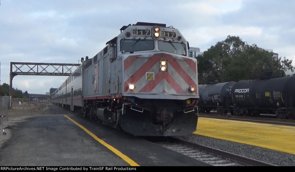 JPBX 917 Leads Caltrain 228